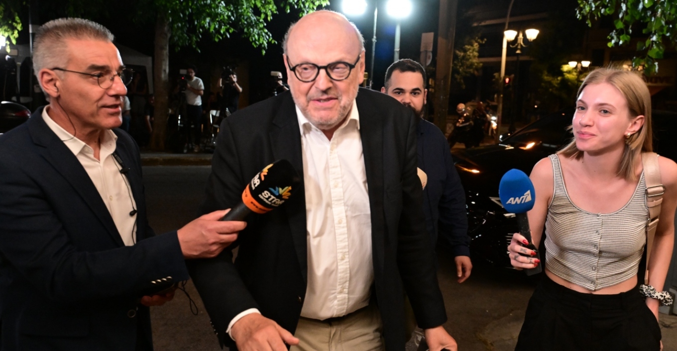 «Μετωπική» του Ε.Αντώναρου με τον Σ.Κασσελάκη: «Ούτε να διαβάζουν σωστά δεν ξέρουν αυτοί που μάζεψε – Για γέλια!»