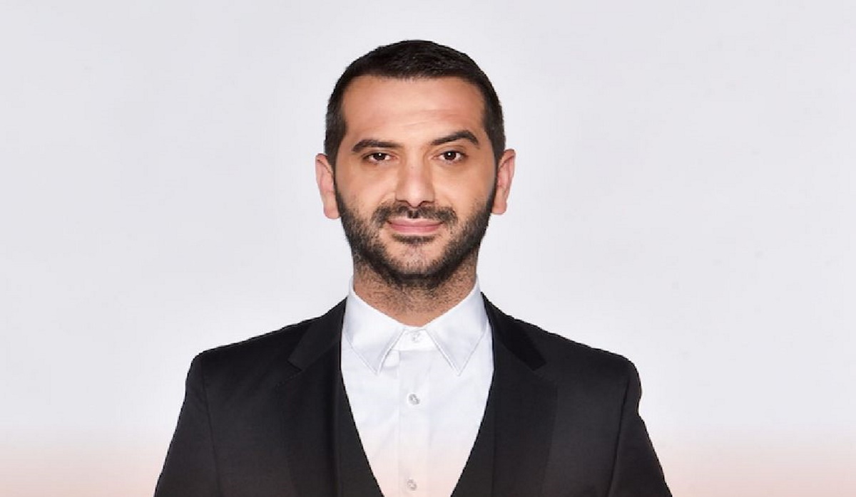 Στιγμές χαλάρωσης για τον Λ.Κουτσόπουλο: Oι πρώτες βουτιές στην θάλασσα με τον γιο του (φωτο)