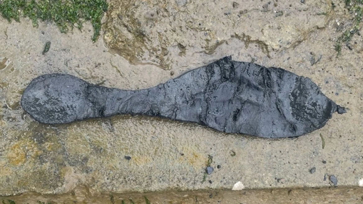 Βρετανία: Ερευνητές ανακάλυψαν ρωμαϊκές σόλες σανδαλιών τεράστιου μεγέθους κοντά στο Τείχος του Αδριανού (φωτο)