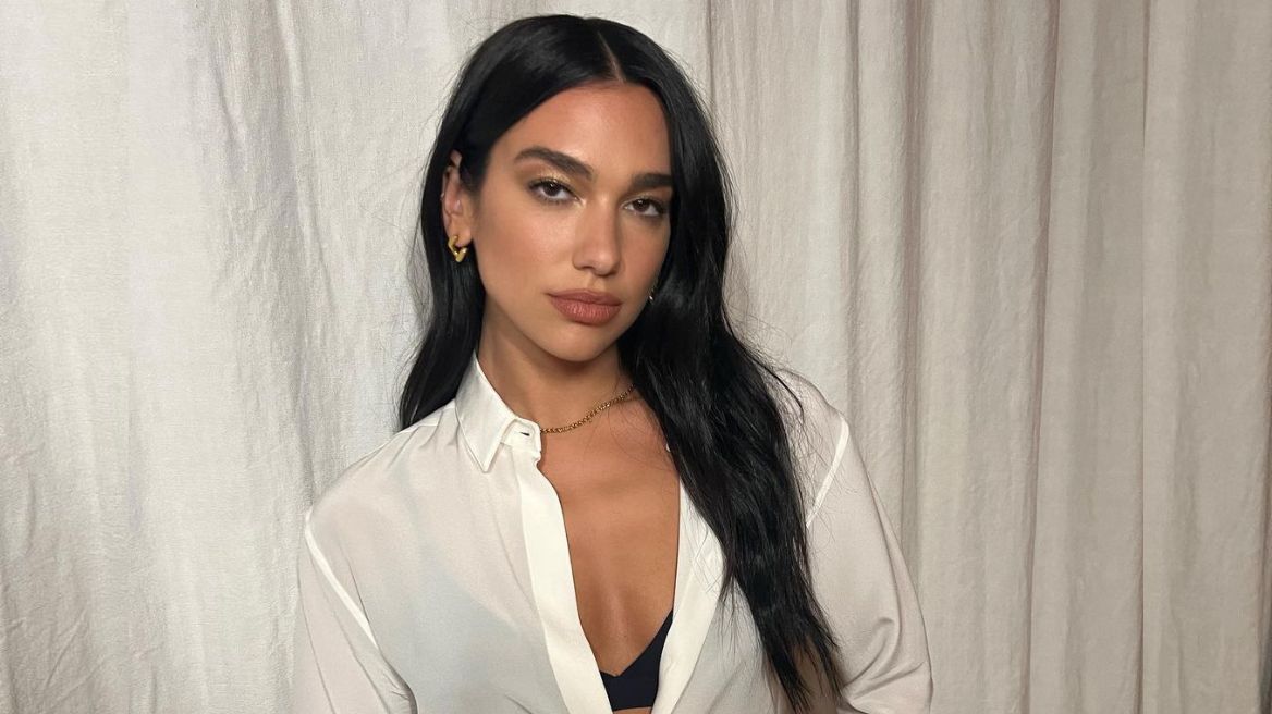 Η Ντούα Λίπα ποζάρει με μπικίνι στην Ισπανία (φωτο)