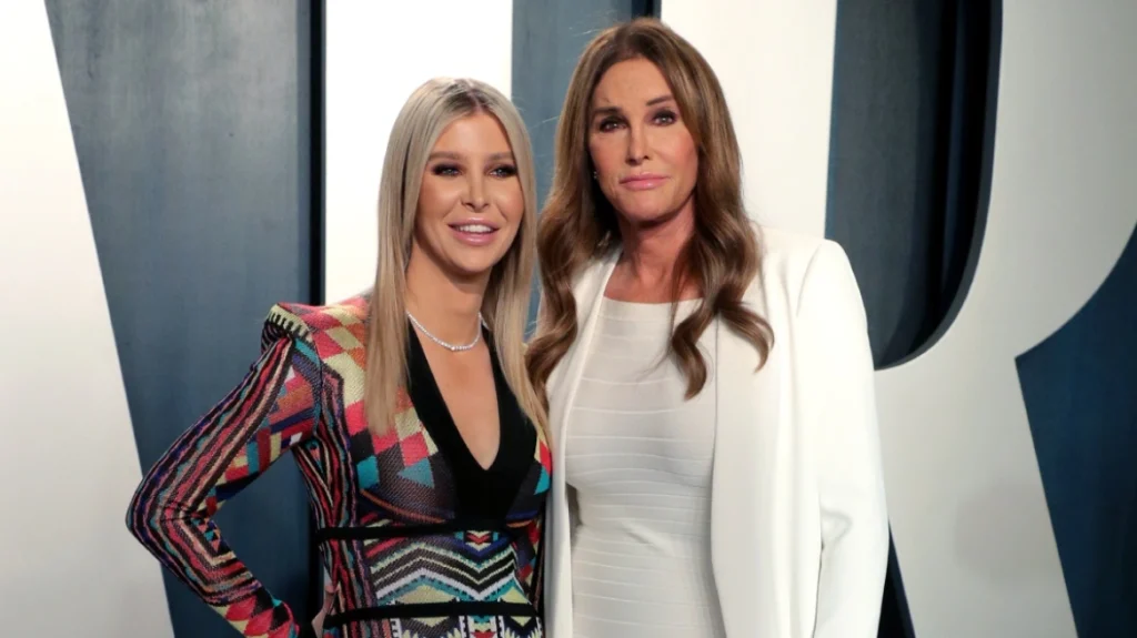 Κ.Τζένερ: Σκοτώθηκε η 29χρονη μάνατζερ και στενή φίλη της – Η «γουρούνα» που οδηγούσε έπεσε σε χαράδρα 100 μέτρων