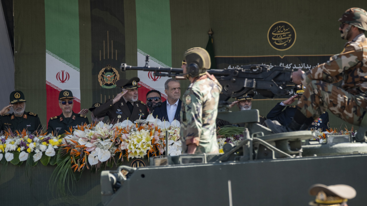 Το Ιράν δημοσιοποίησε τις φωτογραφίες των 52 υψηλόβαθμων αξιωματούχων του που εξοντώθηκαν από το Ισραήλ (φωτο)