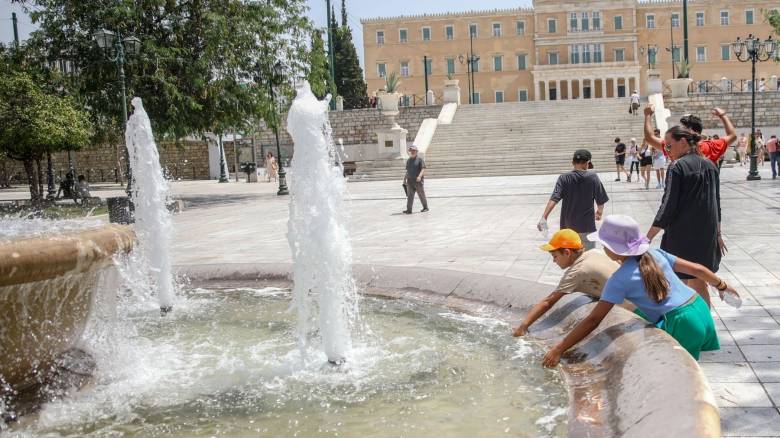 Καιρός: Έως τους 39 βαθμούς η θερμοκρασία – Πού θα «χτυπήσει» ο καύσωνας και πότε θα δροσίσει