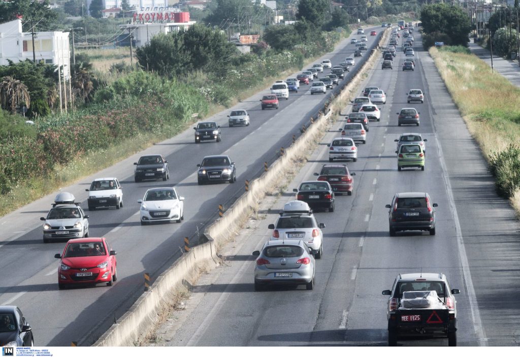 Θεσσαλονίκη: Σύγκρουση οκτώ οχημάτων στον Περιφερειακό – Πέντε τραυματίες, ανάμεσά τους τρία παιδιά