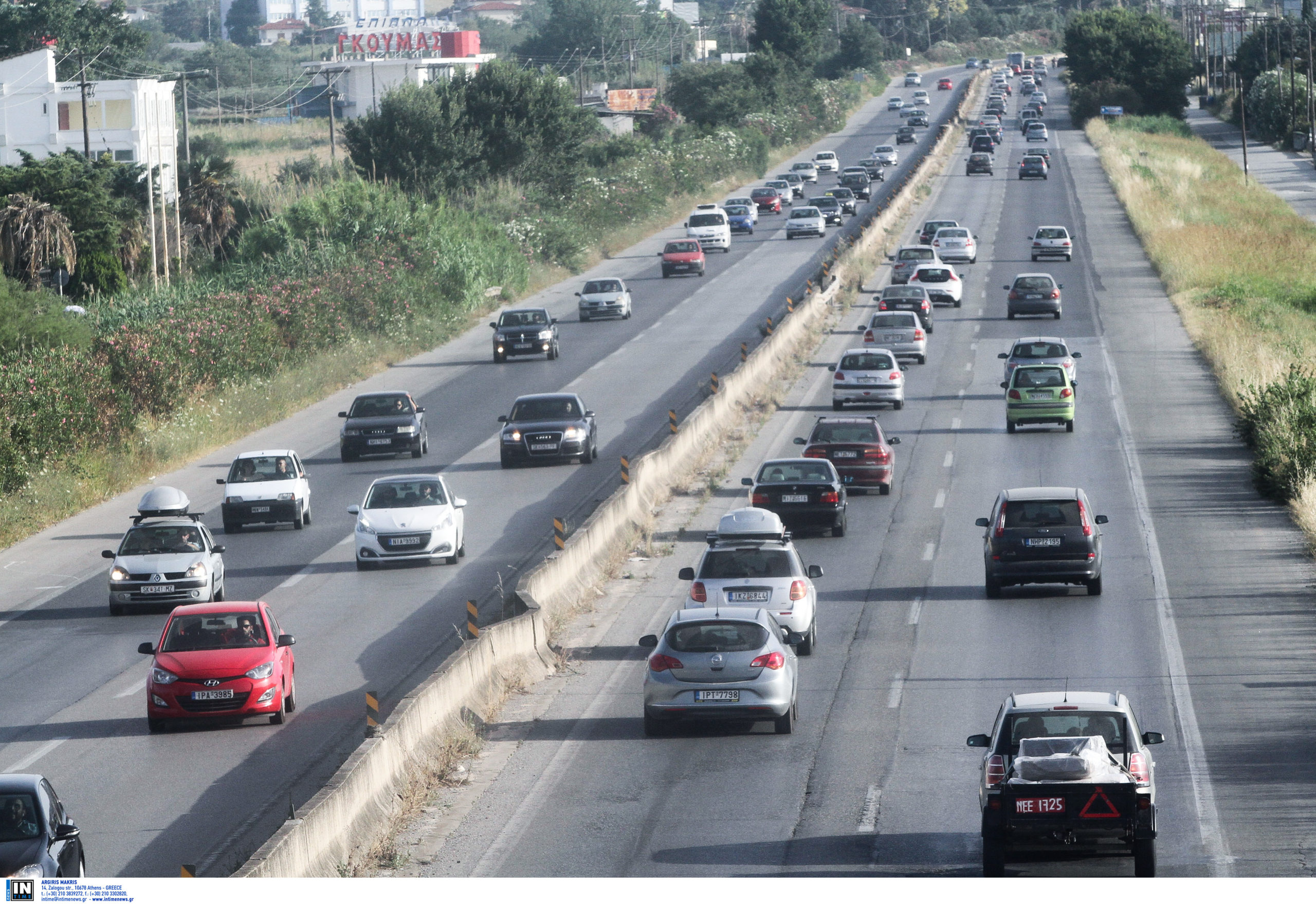 Θεσσαλονίκη: Σύγκρουση οκτώ οχημάτων στον Περιφερειακό – Πέντε τραυματίες, ανάμεσά τους τρία παιδιά