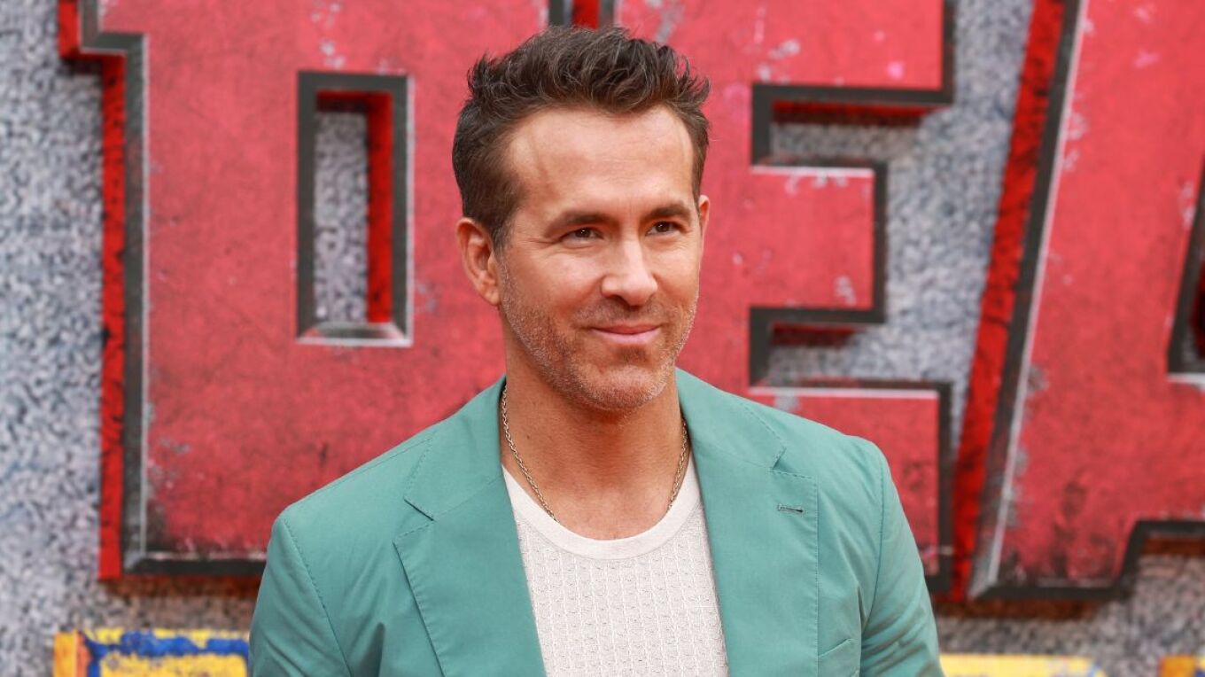 Με τον τίτλο του Αξιωματικού του Τάγματος τιμήθηκε ο Ράιαν Ρέινολντς – Ποιος ο λόγος (φωτο)