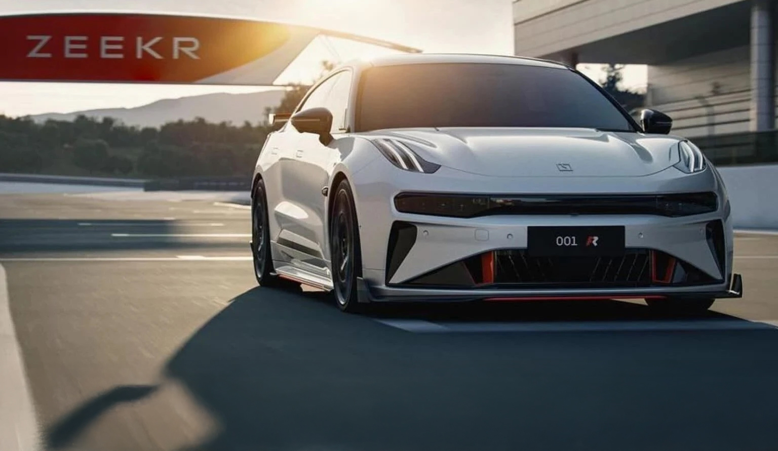 Νέο Zeekr 001 FR: Το πρώτο κινεζικό με πάνω από 2.000 άλογα