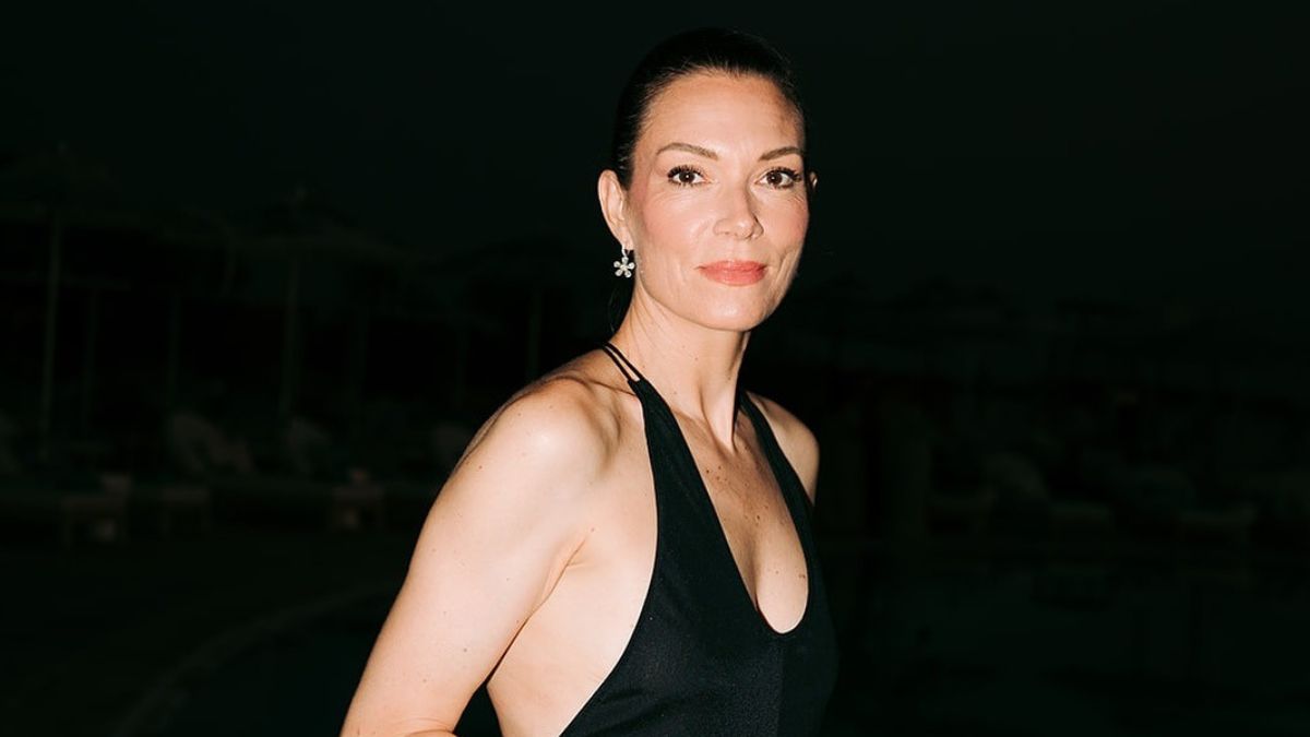 Β.Καγιά: Οι εντυπωσιακές φωτογραφίες του μοντέλου με μπικίνι σε παραλία στην Ίμπιζα (φωτο)