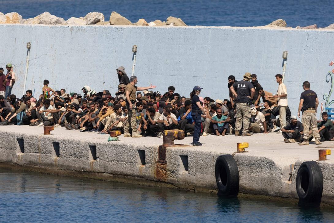 Ένταση και βίαια επεισόδια μεταξύ παράνομων αλλοδαπών στο Ρέθυμνο για μια πετσέτα! – Δείτε βίντεο