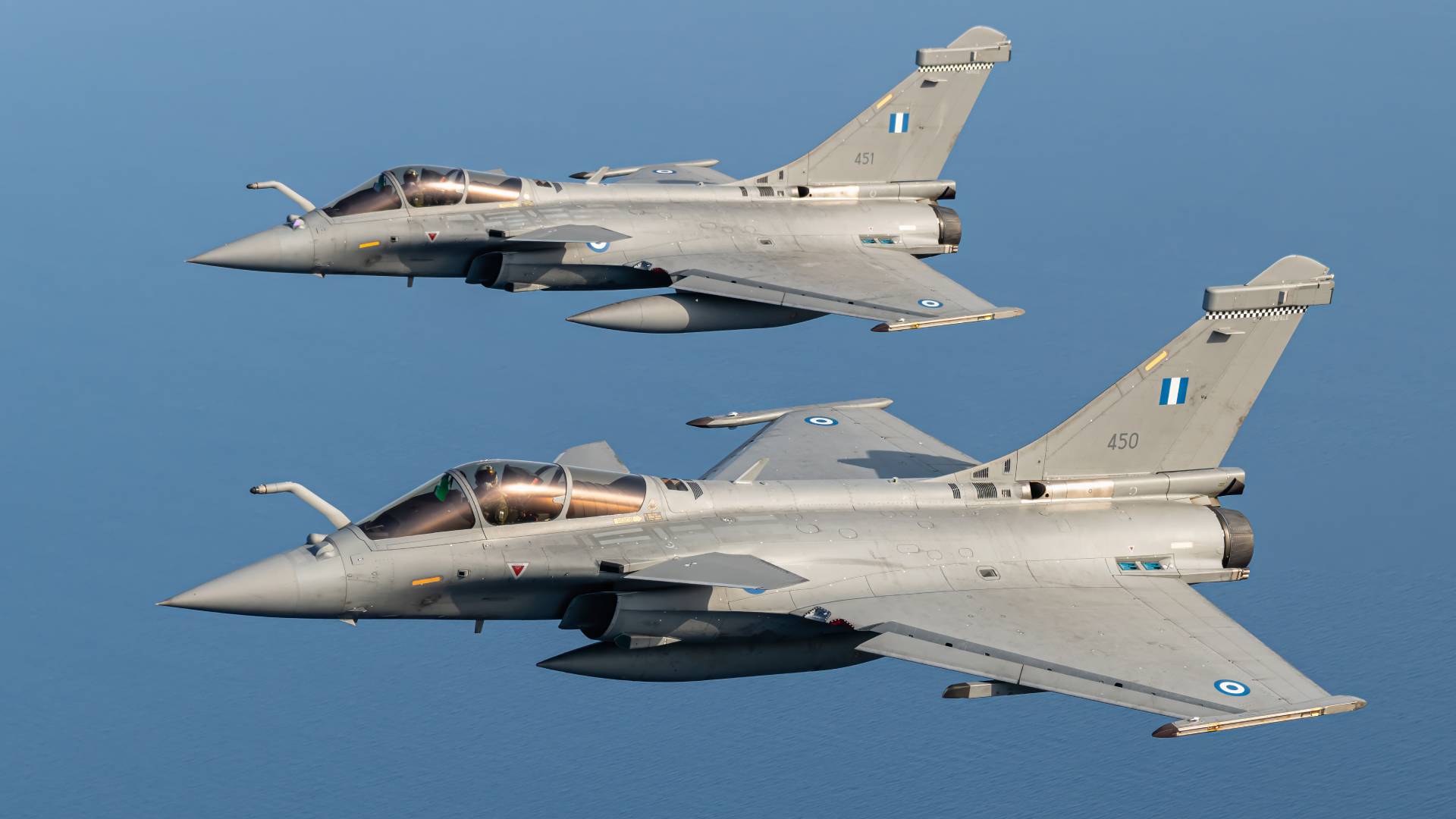 Τανάγρα: Συνελήφθησαν τέσσερις Κινέζοι που φωτογράφιζαν στρατιωτικές εγκαταστάσεις και μαχητικά αεροσκάφη Rafale