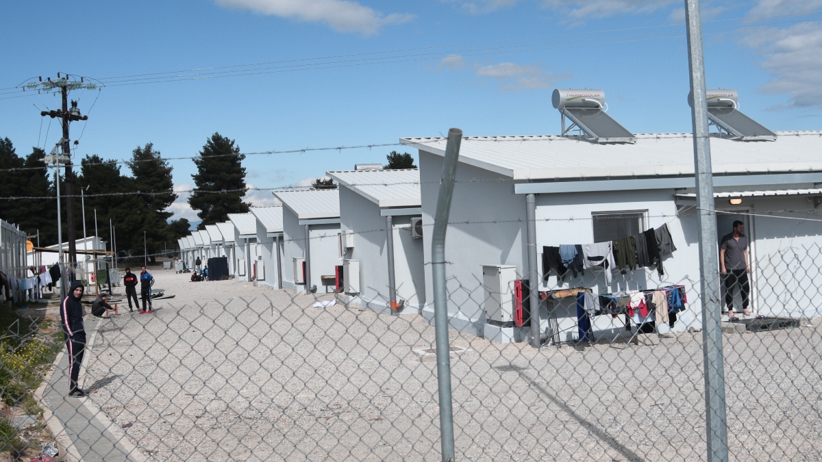 Αιματηρή συμπλοκή μεταξύ παράνομων μεταναστών στο ΚΥΤ Ριτσώνας – Τέσσερις τραυματίες