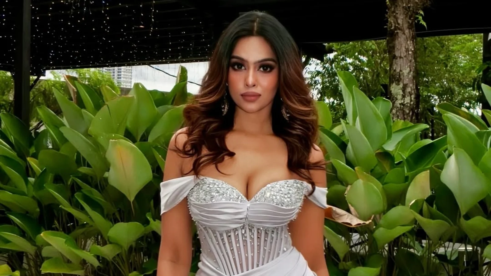 Η Μις Μαλαισία 2021 καταγγέλλει ιερέα για σεξουαλική παρενόχληση – «Μου έπιανε επίμονα τα στήθη»