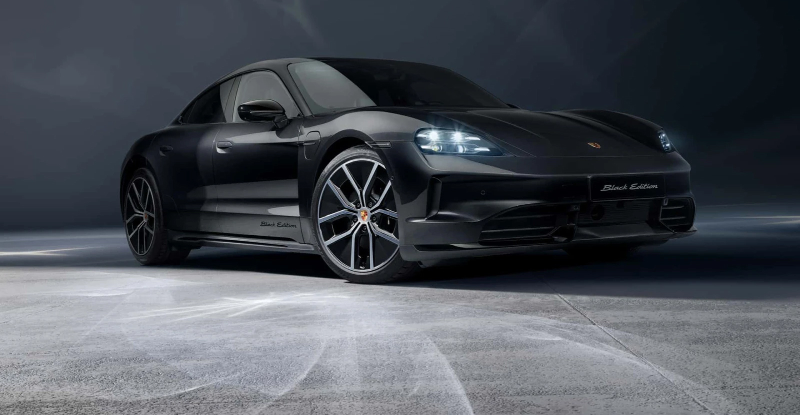 Black Edition: Τόνωση για τις πωλήσεις της Porsche Taycan
