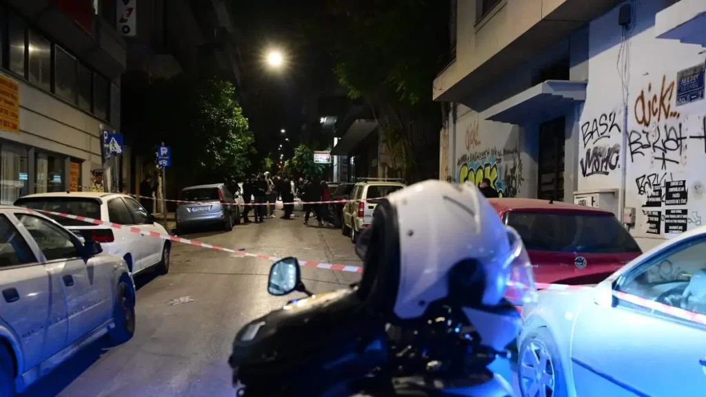 Πειραιάς: Ασυνείδητος οδηγός παρέσυρε πεζή – Προσπάθησε να διαφύγει αλλά τον εμπόδισαν διερχόμενοι