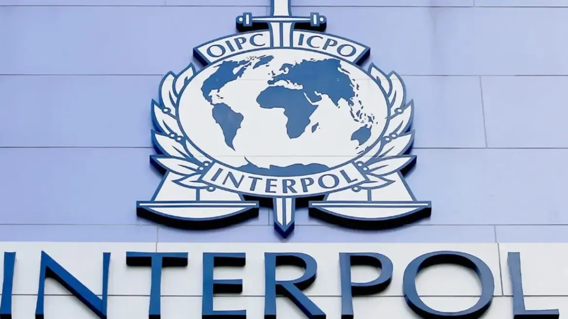Interpol: Εξαρθρώθηκε κύκλωμα εμπορίας ανθρώπων – Συνελήφθησαν 158 άτομα σε 40 χώρες