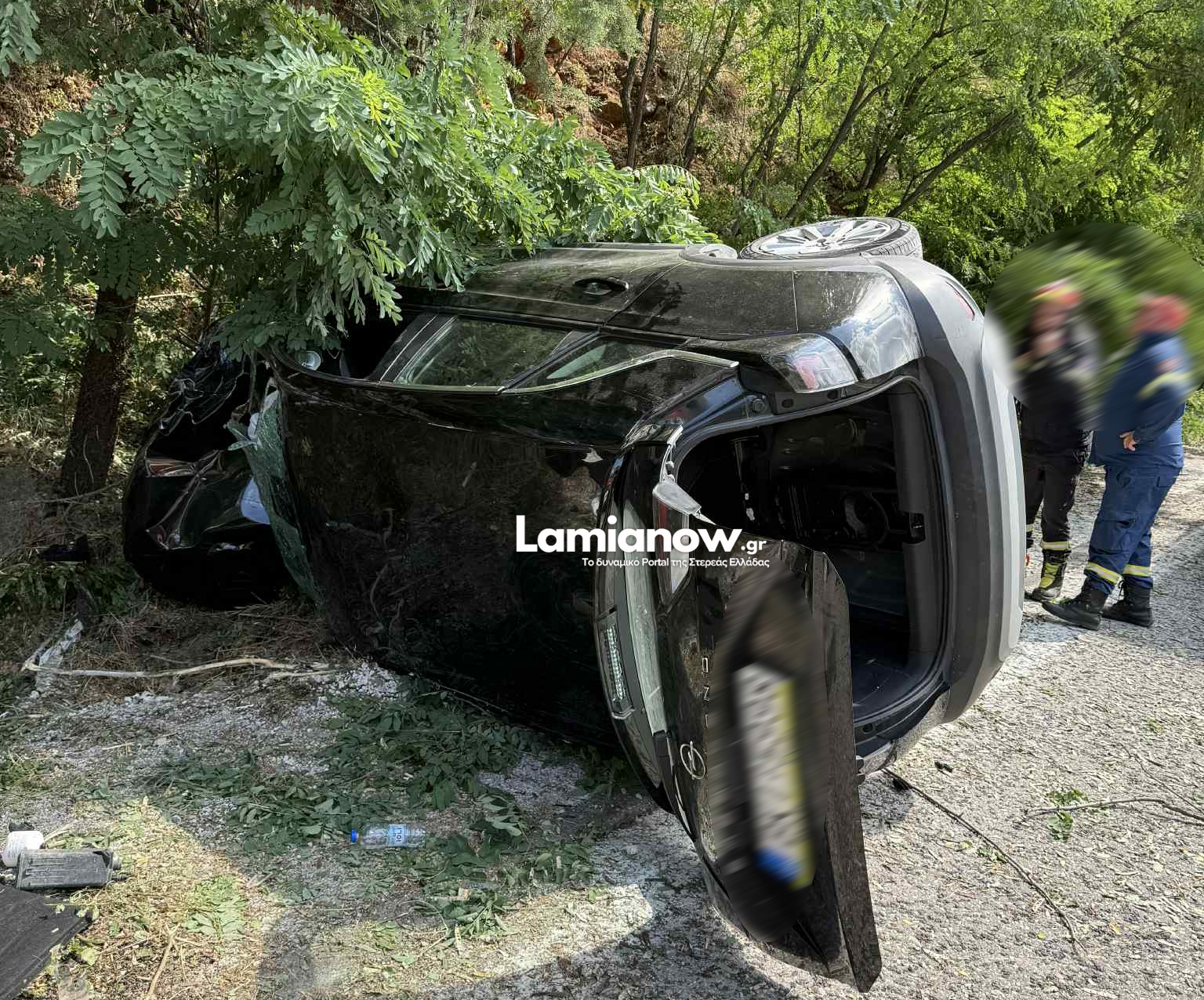 Αυτοκίνητο με 5 Ούγγρους τουρίστες ανετράπη στη Φθιώτιδα – Σώοι όλοι οι επιβάτες (φωτο)