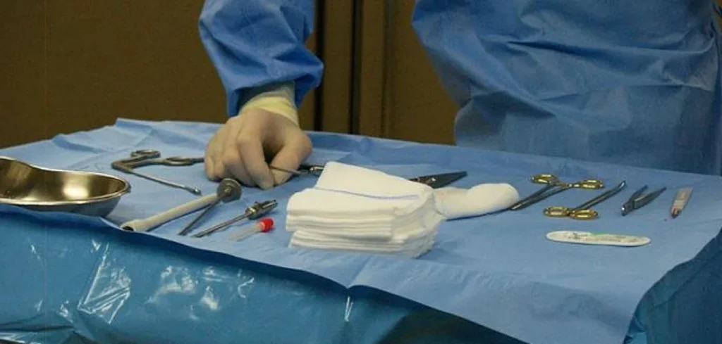 Με ψηφιακό βοηθό και ΑΙ πλέον οι νεκροτομές από τους ιατροδικαστές: Ποιες αλλαγές «έρχονται»