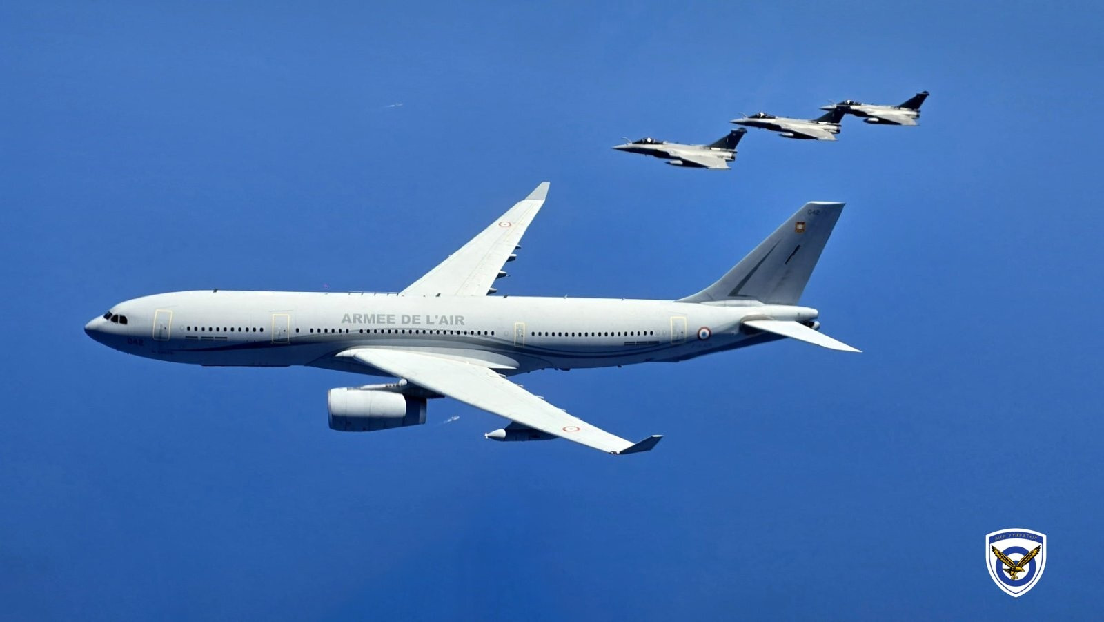 Ελληνικά και γαλλικά Rafale πέταξαν μαζί σε κοινή εκπαίδευση νότια της Κρήτης – Δείτε βίντεο και φωτογραφίες