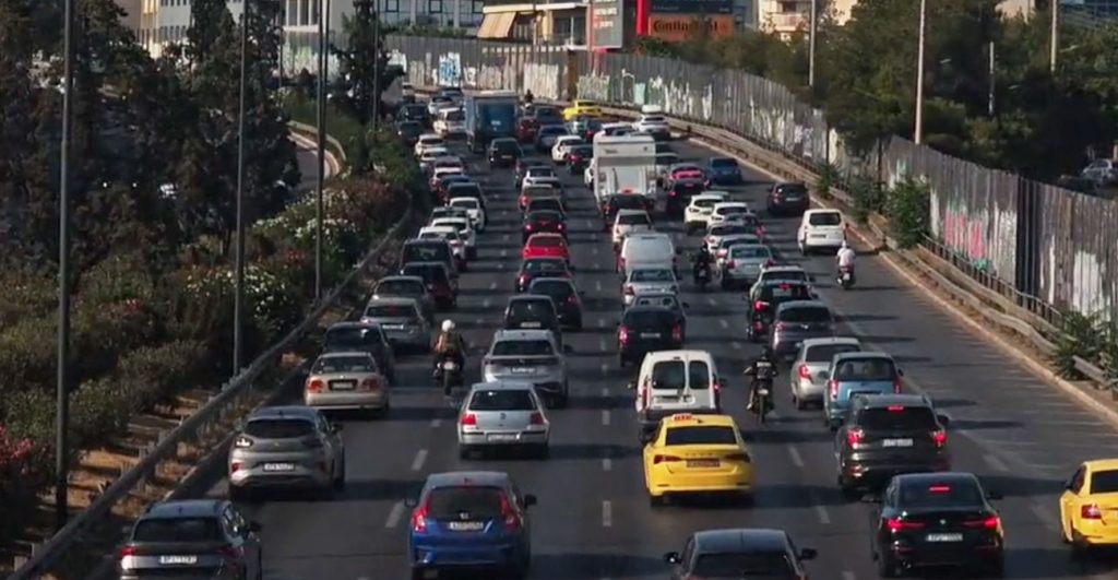 Στην «τσιμπίδα» της ΑΑΔΕ πάνω από 300.000 οχήματα που κυκλοφορούν ανασφάλιστα ή χωρίς ΚΤΕΟ – Τσουχτερά τα πρόστιμα