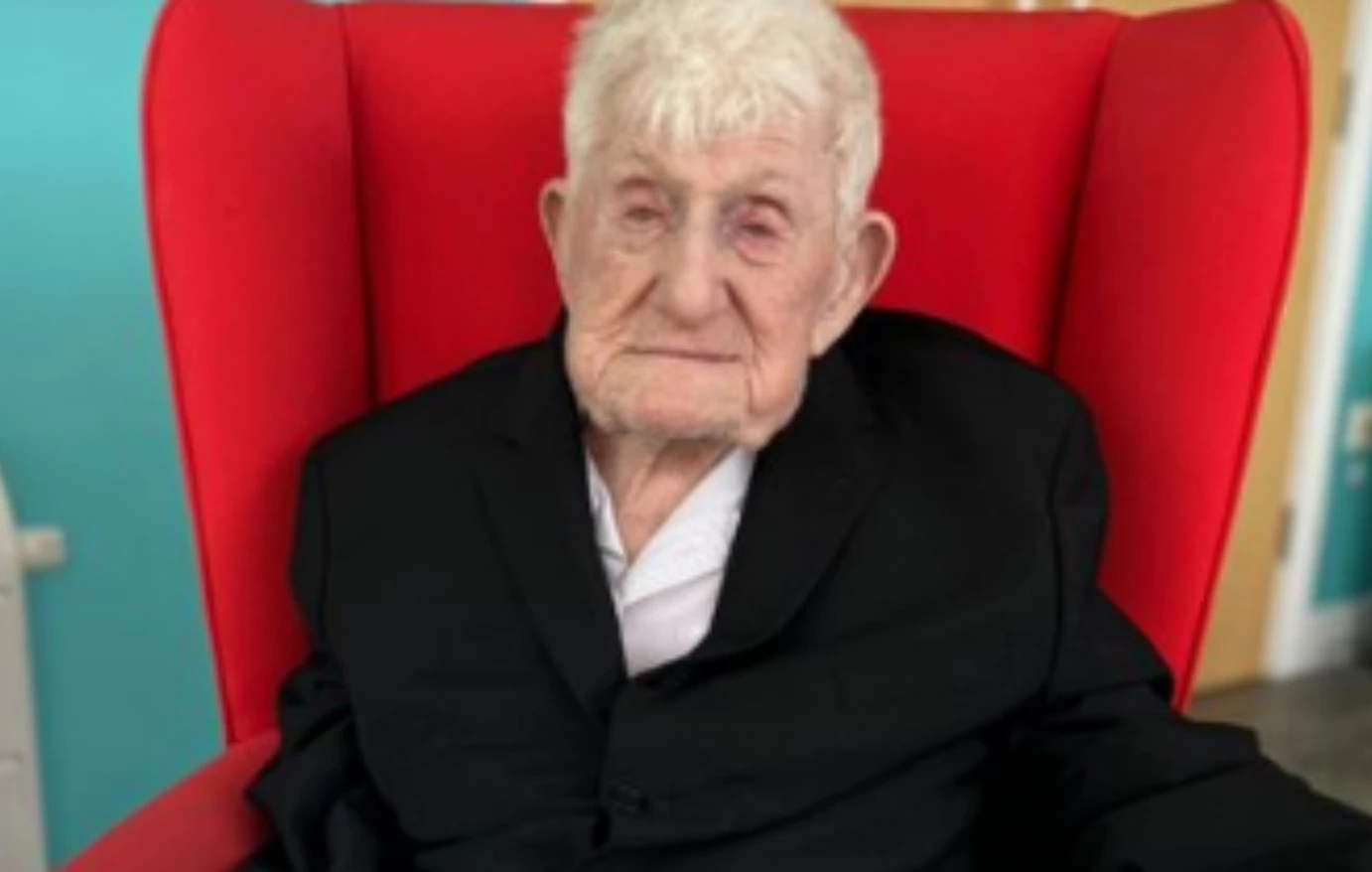 «Έφυγε» από την ζωή σε ηλικία 110 ετών ο γηραιότερος Βρετανός βετεράνος του Β’ Παγκοσμίου Πολέμου