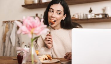 Αυτές είναι οι συνήθειες που σε παχαίνουν χωρίς να το καταλαβαίνεις