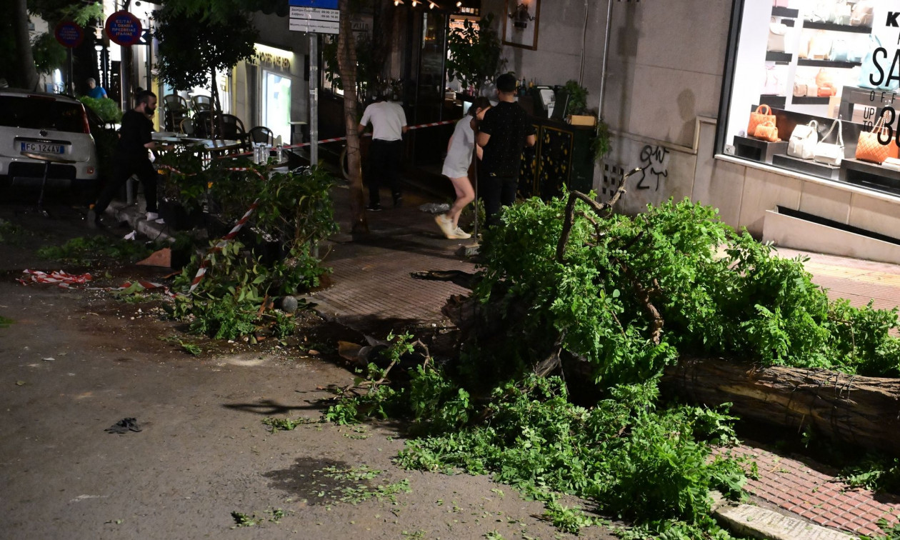 Τροχαίο στο Κολωνάκι: Ανακοίνωση ΚΑΤ για την κατάσταση των 6 από τους 12 τραυματίες – Στη ΜΕΘ 46χρονος