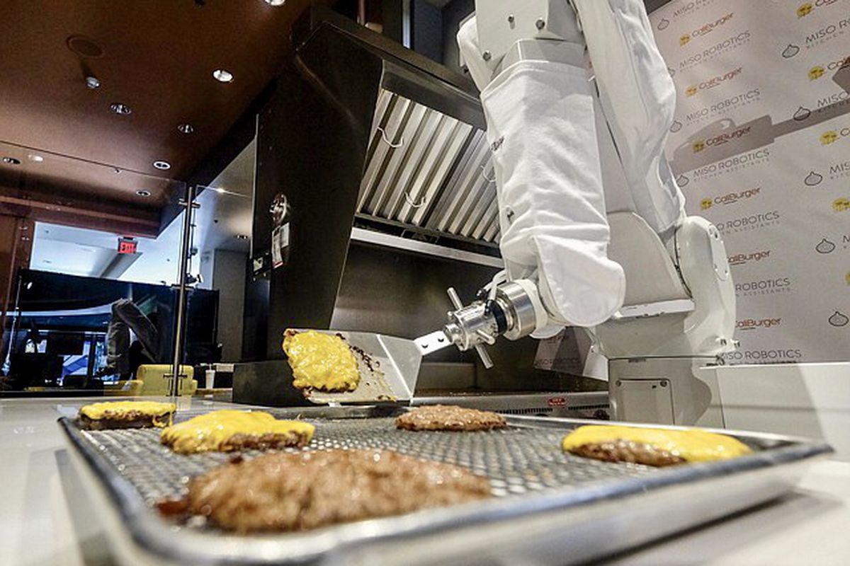 100.000 ρομπότ θα ετοιμάζουν το φαγητό σε 170 εστιατόρια!