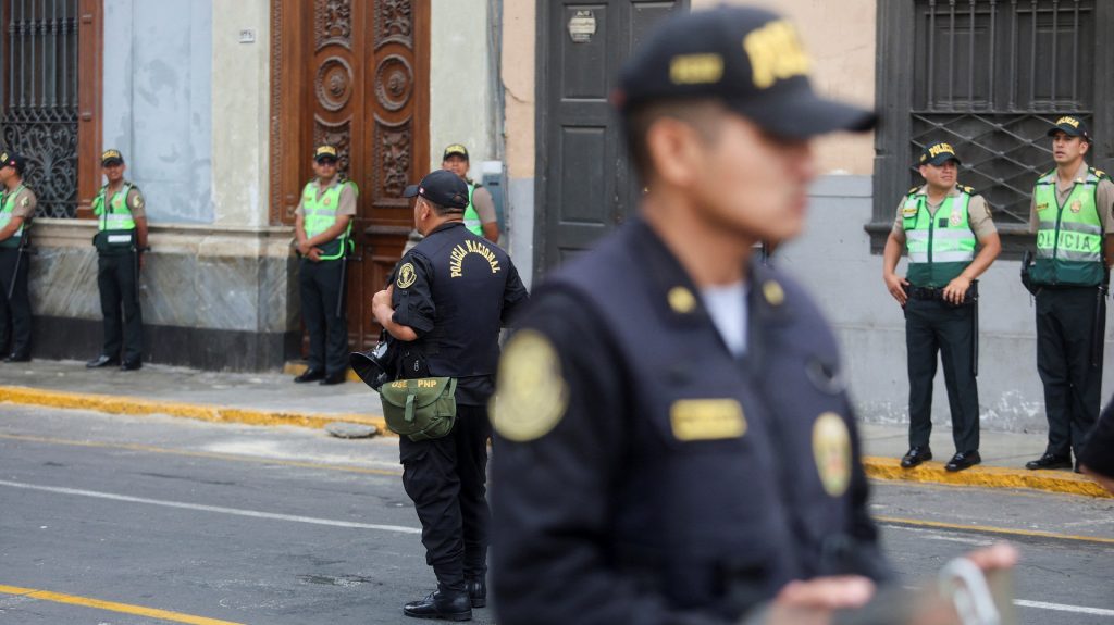 Περού: Οδηγός υπό την επήρεια αλκοόλ «εισέβαλε» με το όχημά του σε εστιατόριο επειδή τον έδιωξαν (βίντεο)