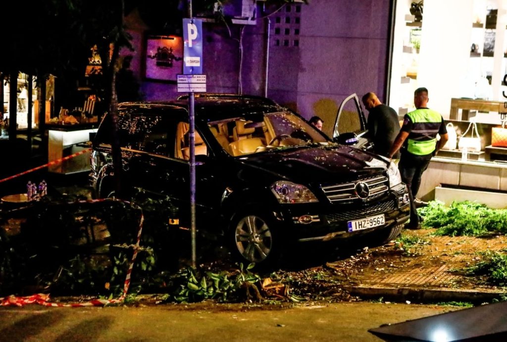 Απέναντι από το σπίτι της Σόνιας Θεοδωρίδου το ατύχημα με το τζιπ στο Κολωνάκι (βίντεο)