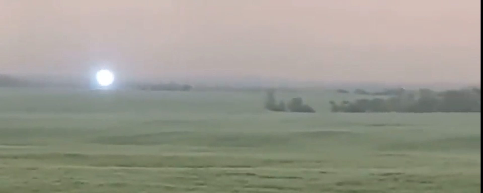 Σπάνιο φαινόμενο «σφαιρικού κεραυνού» καταγράφηκε σε βίντεο! – Πως το εξηγούν οι επιστήμονες