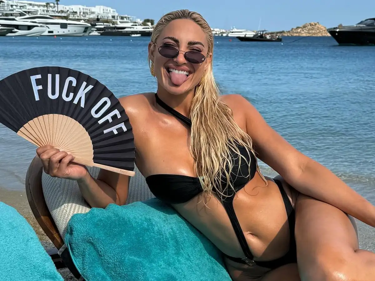 Στη Χαλκιδική η Ιωάννα Τούνη – Μονοήμερη εκδρομή μαζί με τους φίλους της (βίντεο-φωτο)