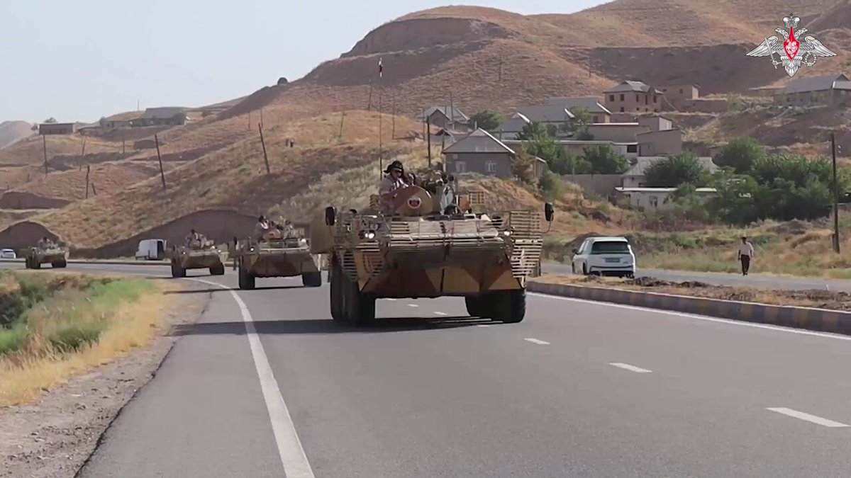 Μεγάλη ρωσική στρατιωτική δύναμη διήνυσε 300 χλμ. και μπήκε στο Ουζμπεκιστάν για να δείξει ποιος κάνει κουμάντο και στην Κ.Ασία