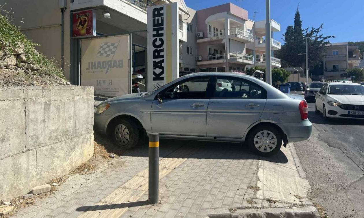 Τροχαίο στο Ρέθυμνο: Στο νοσοκομείο βρέφος μετά από πρόσκρουση ΙΧ σε κολωνάκι