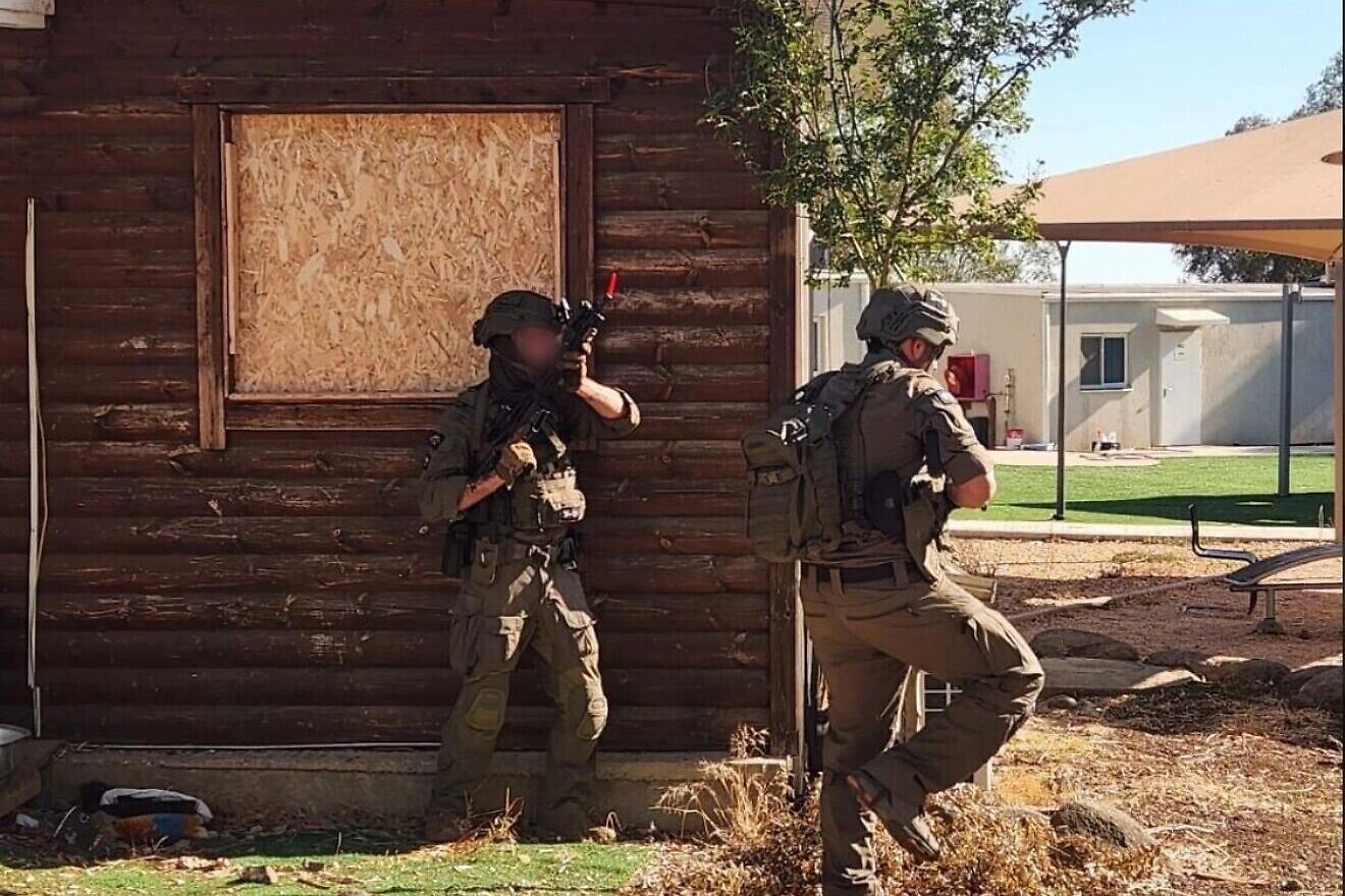 Ο ισραηλινός στρατός έπληξε άρματα μάχης στη νότια Συρία