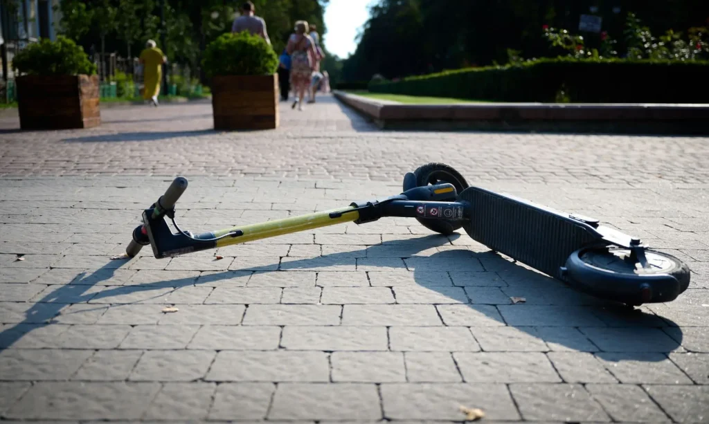 Γρεβενά: Σοβαρό ατύχημα για 17χρονη με πατίνι – Νοσηλεύεται σε κρίσιμη κατάσταση