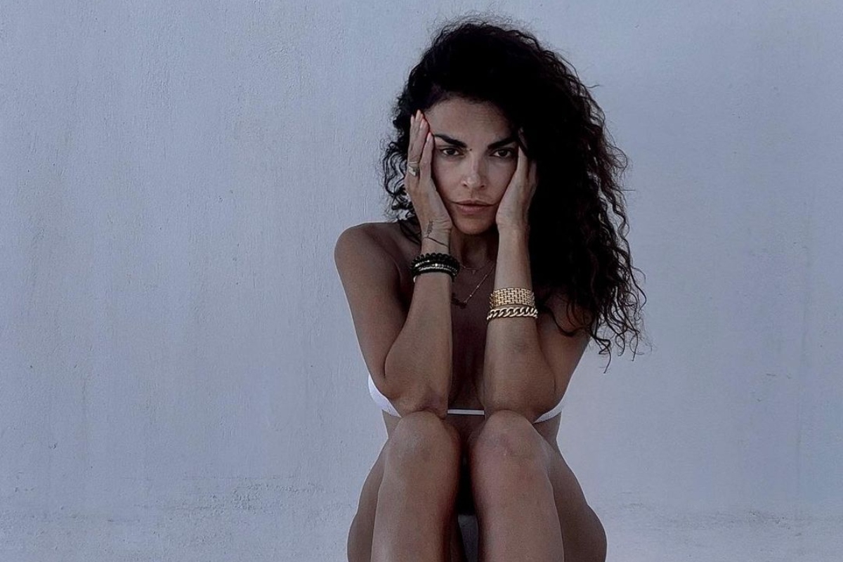 Μ.Σολωμού: Φωτογραφήθηκε με μικροσκοπικό ροζ μπικίνι και εντυπωσίασε με την καλλίγραμμη σιλουέτα της (φωτο)