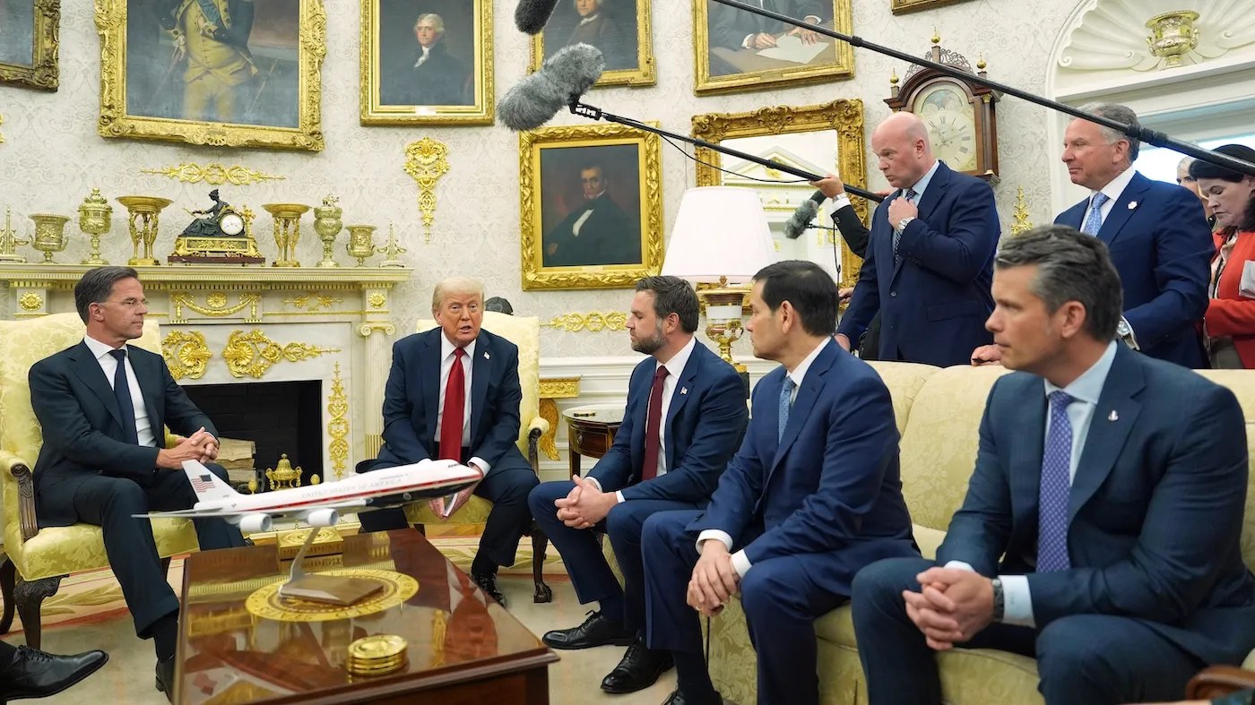 Ν.Τραμπ: «Είμαι πολύ δυσαρεστημένος με την Ρωσία – Έχει διορία 50 ημερών – Θα στείλουμε τα καλύτερα όπλα στο Κίεβο»