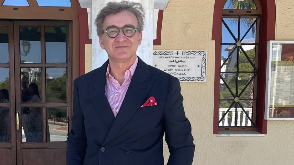 Nίκος Ορφανός: Ο ηθοποιός βάφτισε την κόρη του στον ΙΝ Αγίου Νικολάου Γλυφάδας – Δείτε φωτογραφίες