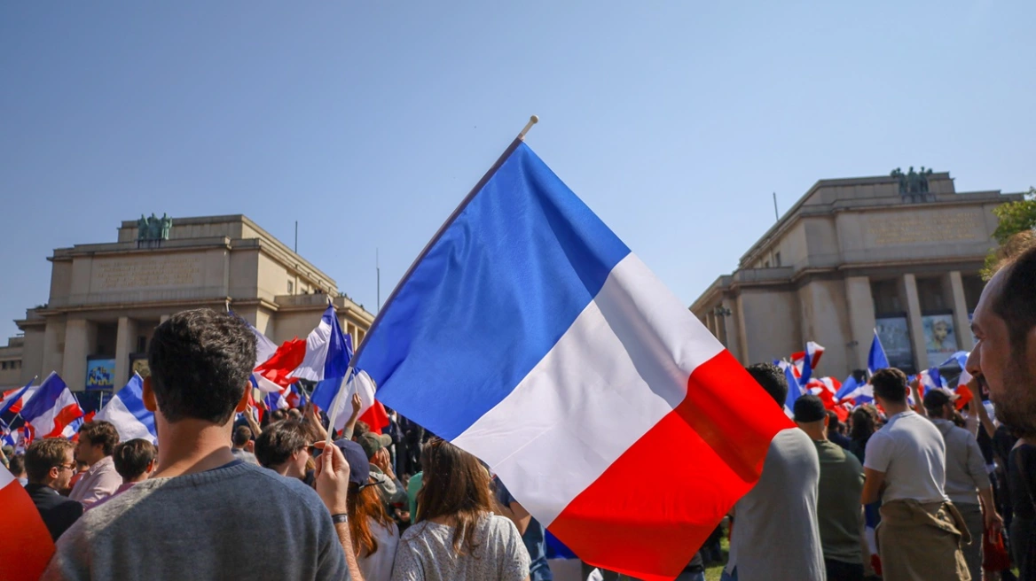 Όλοι εναντίον του Φ.Μπαϊρού για τον προυπολογισμό: «Δεν θα πληρώσουμε το μακρονικό χάος»