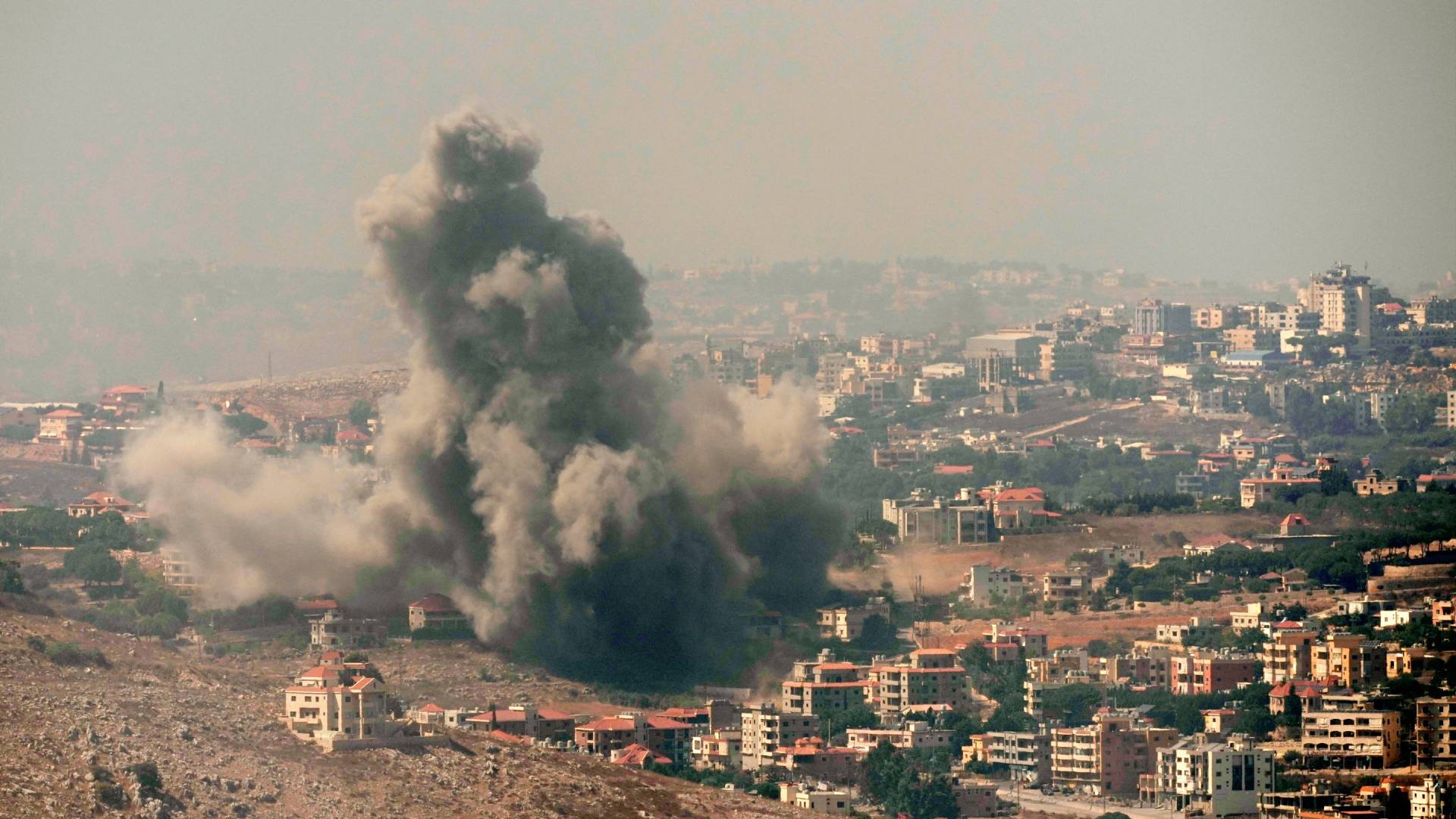 «Μπαράζ» ισραηλινών αεροπορικών βομβαρδισμών στον Λίβανο: «Θα χτυπήσουμε κάθε τρομοκράτη» λέει ο Ι.Κατζ