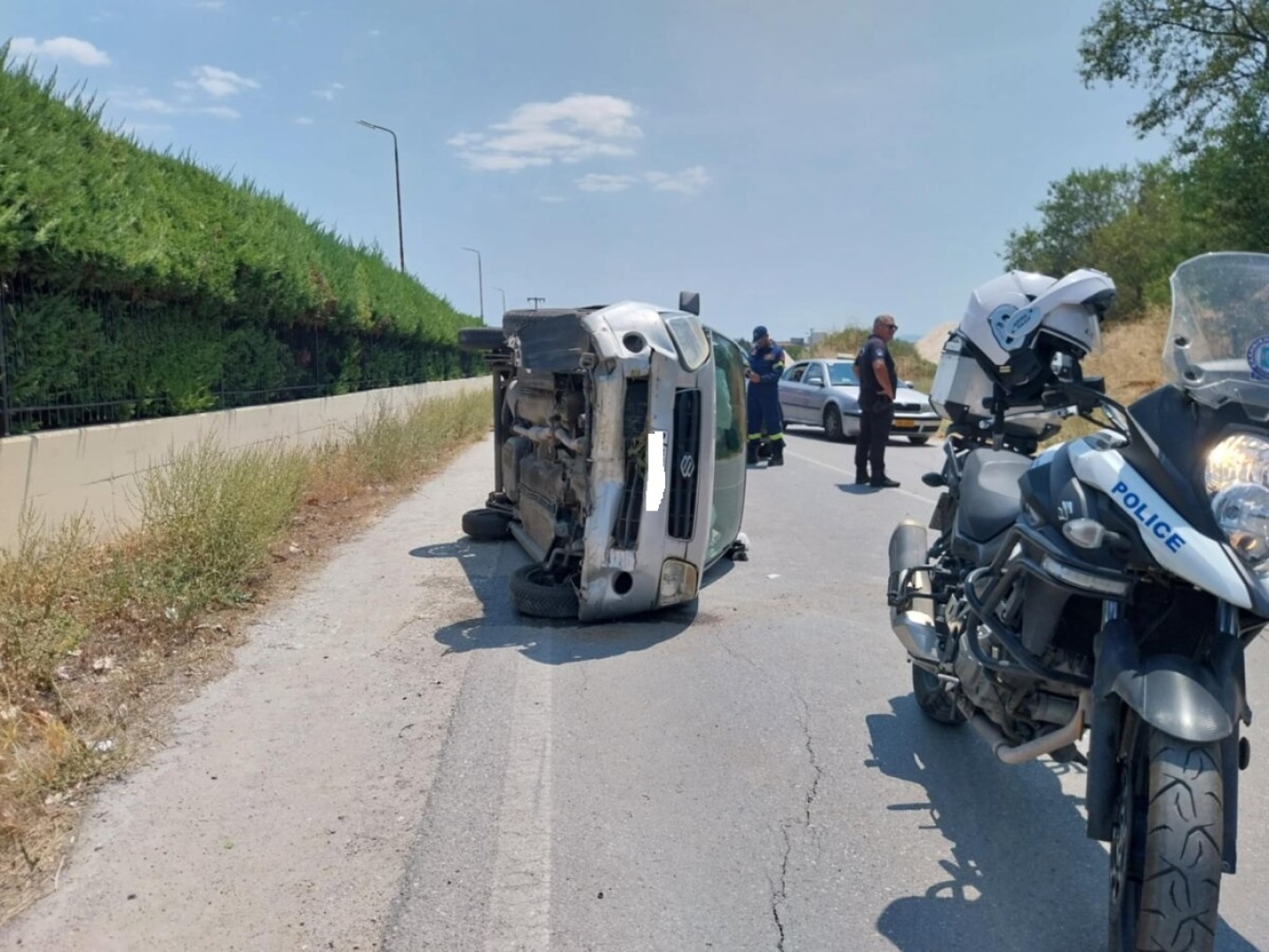 Τροχαίο στη Λάρισα: Αυτοκίνητο εξετράπη της πορείας του και τούμπαρε – Στο νοσοκομείο η οδηγός (φωτο)