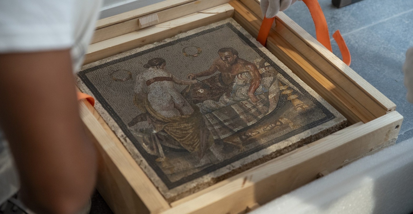 Μετά από 80 περίπου χρόνια επέστρεψε στην Πομπηία αρχαίο ερωτικό ψηφιδωτό που είχαν κλέψει οι Ναζί