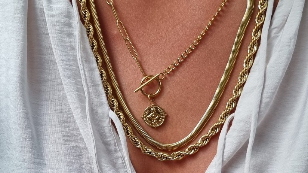 Αναδείξτε την κομψότητά σας φέτος τις γιορτές και εντυπωσιάστε με τα καλύτερα χειροποίητα κοσμήματα & αξεσουάρ!