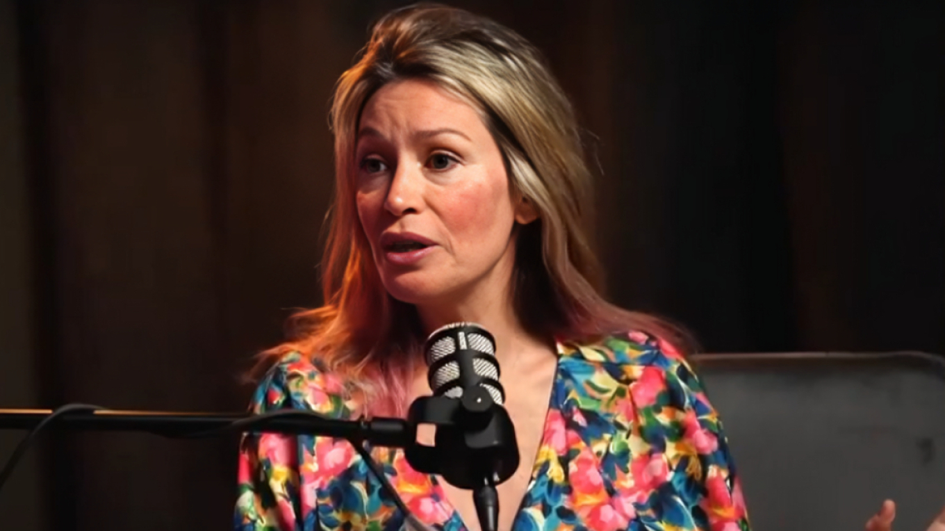 Α.Κωνσταντινίδη: «Τα οικονομικά δεν ήταν λόγος για να μην κάνω κι άλλο παιδί – Μόνη της θα επιλέξει το όνομά της»