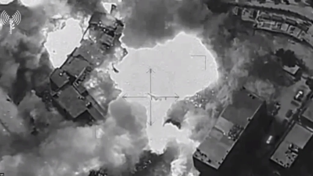 Οι IDF δημοσίευσαν βίντεο από την στιγμή της επίθεσης σε κυβερνητικά κτίρια στην Δαμασκό