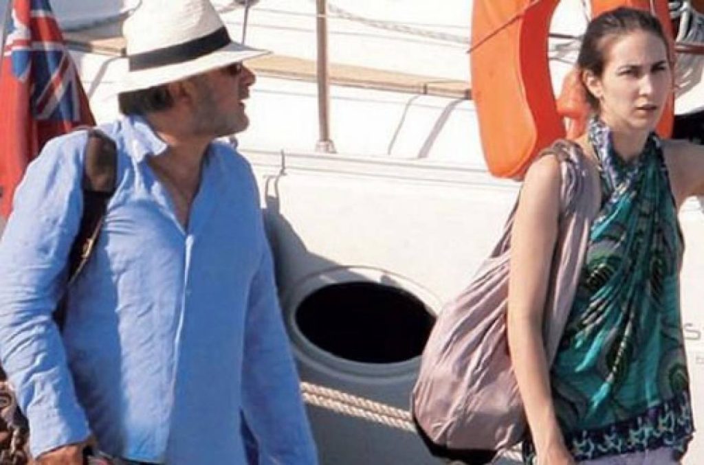 Παντρεύτηκε η κόρη του Λάκη Λαζόπουλου στην Πάρο – Δείτε βίντεο