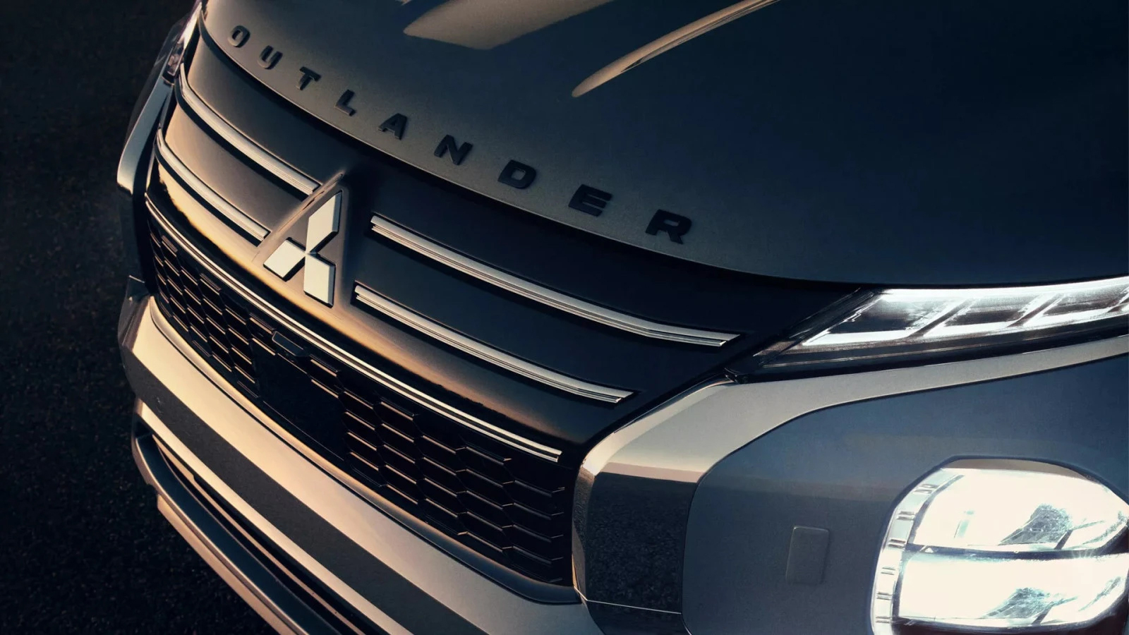 Mitsubishi Outlander: Ανανεώνεται και γίνεται ήπια υβριδικό