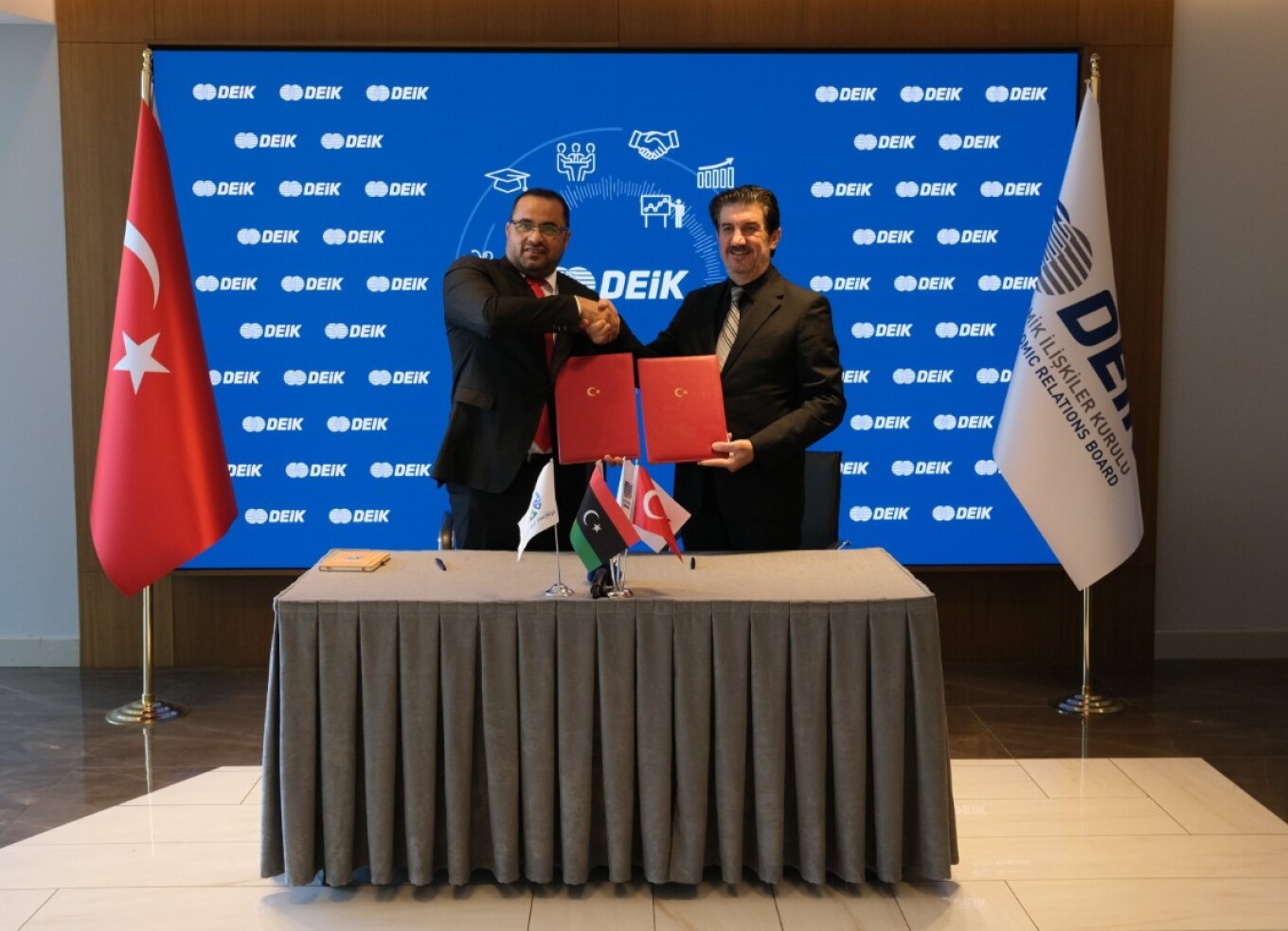 Ακόμα μία πολυδιάστατη συμφωνία υπεγράφη ανάμεσα σε Τουρκία και Βεγγάζη με αναφορά στα… ορυκτά νότια της χώρας