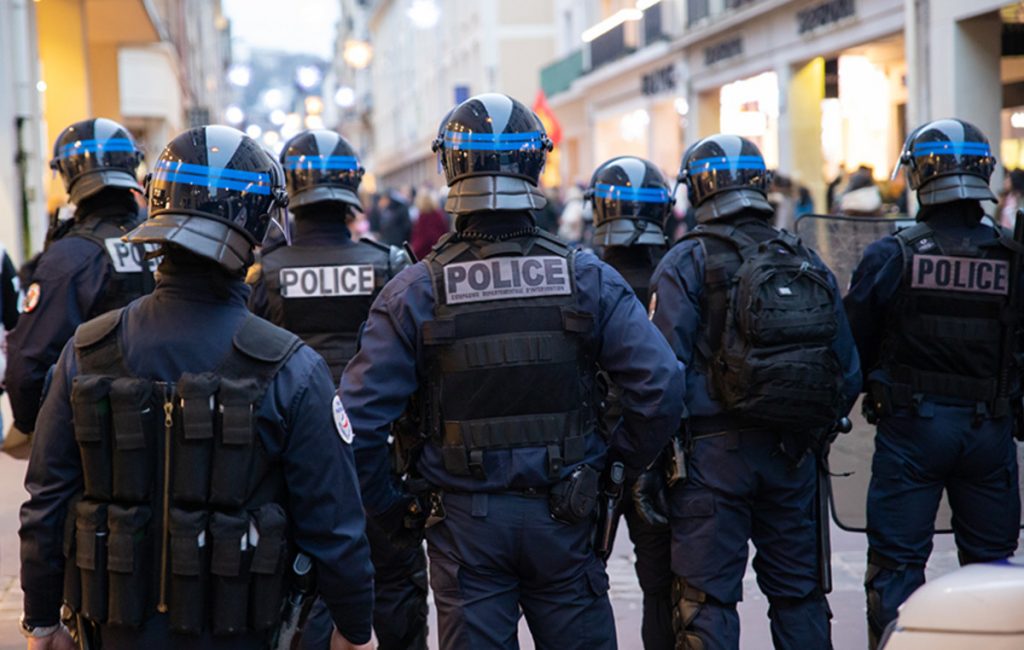 Γαλλία: «Συγκρούσεις» μεταξύ παράνομων μεταναστών και αστυνομικών δυνάμεων (βίντεο)