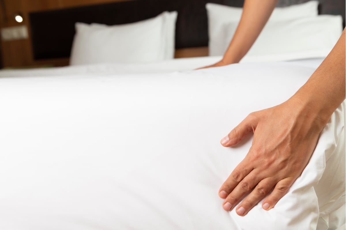 Ύπνος: Γιατί ένας ειδικός προτείνει να μην στρώνετε το κρεβάτι αμέσως το πρωί – Τι να κάνετε αντί γι’ αυτό